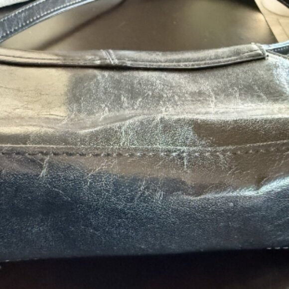 Liz Claiborne Leathery Shoulder Handbag stitched packet - Picture 2 of 8